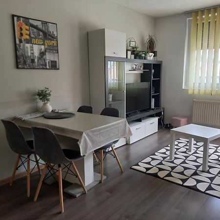 Berik Apartman 佩奇 外观 照片